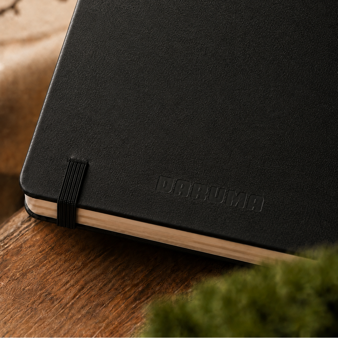 Carnet noir, logo DARUMA gaufré sur la couverture#Format_Grand format - noir